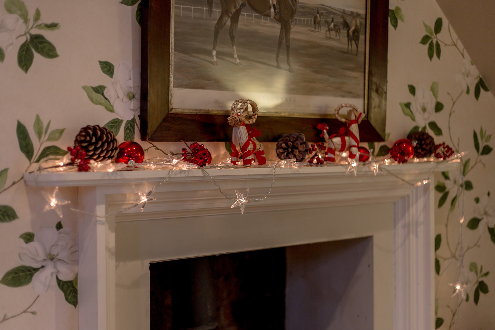 Festive decorations on the mantelpiece